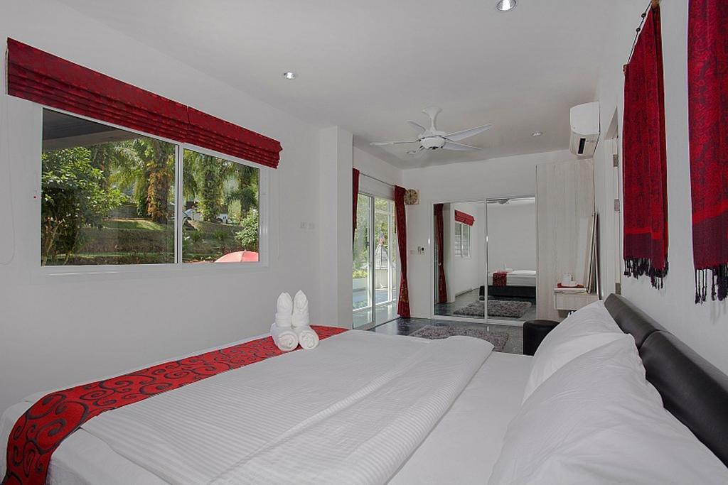 Big Buddha Hill Villa Rawai Room photo